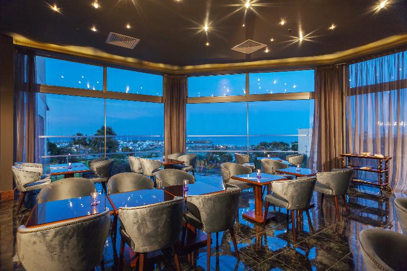 St Raphael Resort - Bar