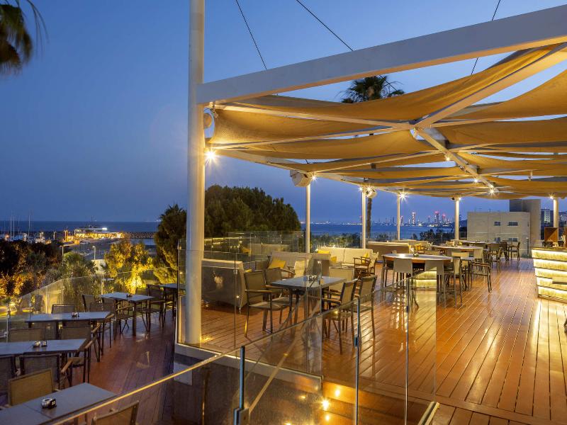 St Raphael Resort - Teras
