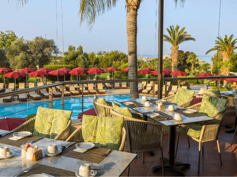 St Raphael Resort - Teras
