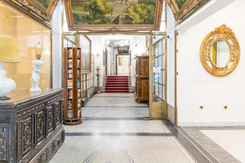 Hotel Bologna Prague - Genel