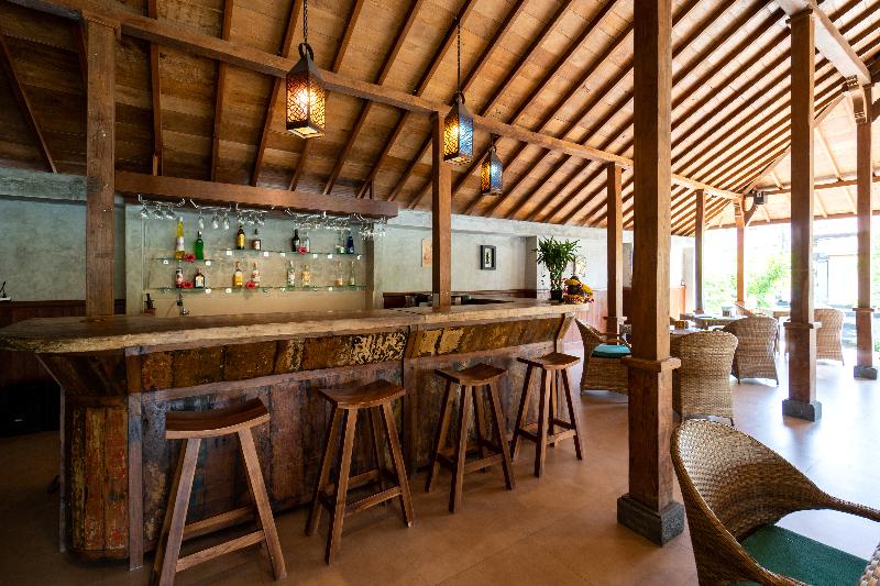 Tapa Bale Gede - Bar