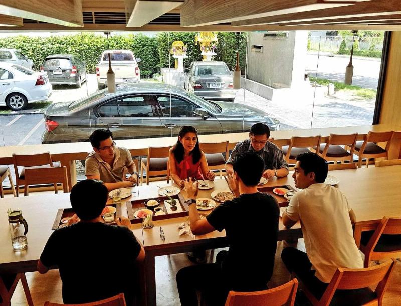 ZENNIQ Hotel Bangkok - Restoran