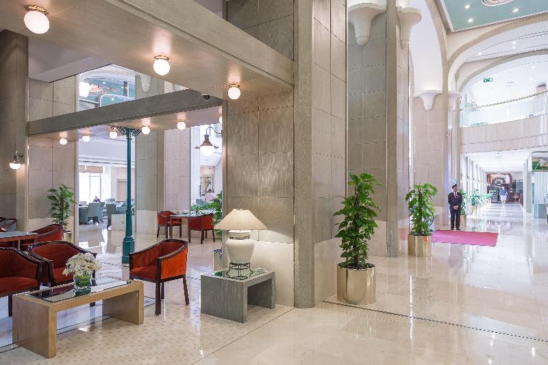 Millennium Plaza Downtown Suites exCrowne Plaza Ap - Lobi