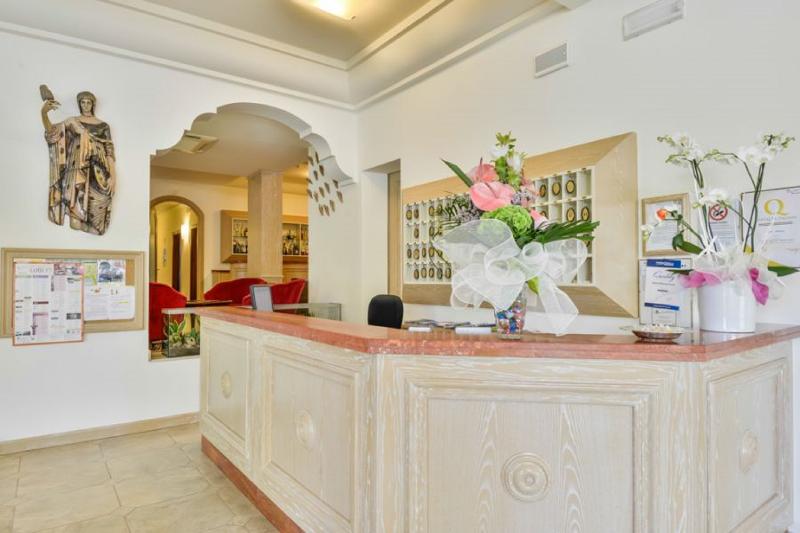 Hotel Athena - Lobi