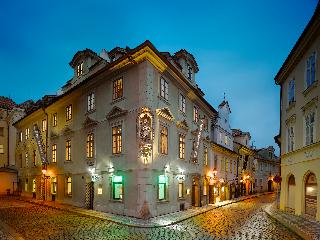 EA Residence U Bílé kuželky otel fotoğrafı