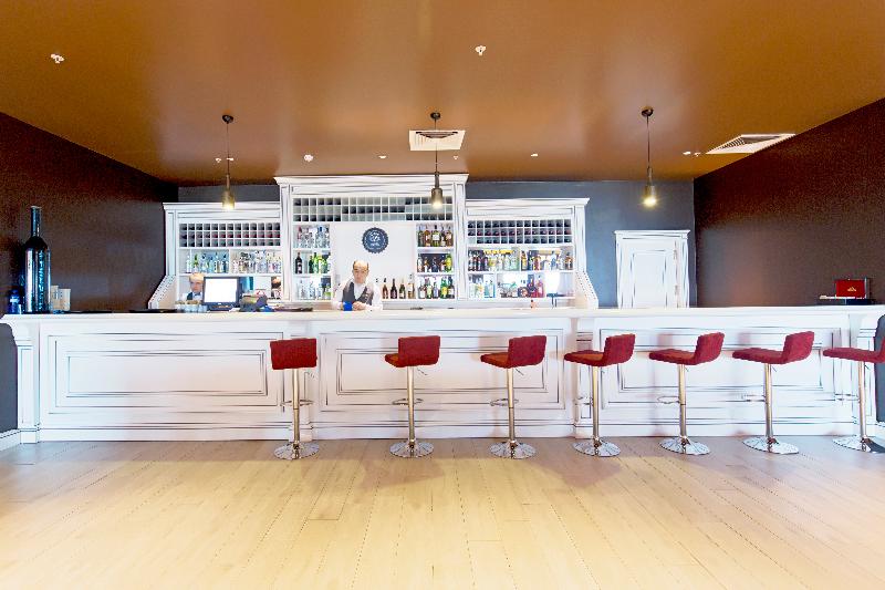 Euphoria Batumi Convention & Casino Hotel - Bar