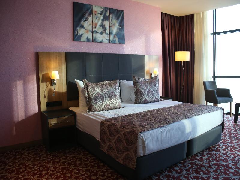 Euphoria Batumi Convention & Casino Hotel - Oda