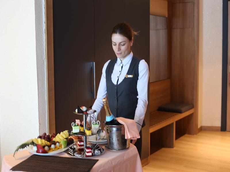 Euphoria Batumi Convention & Casino Hotel - Oda