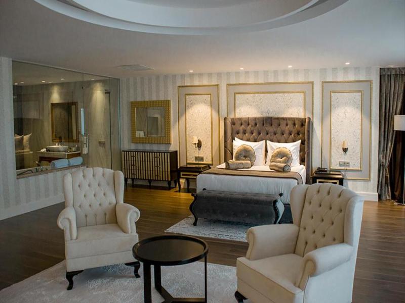 Euphoria Batumi Convention & Casino Hotel - Oda
