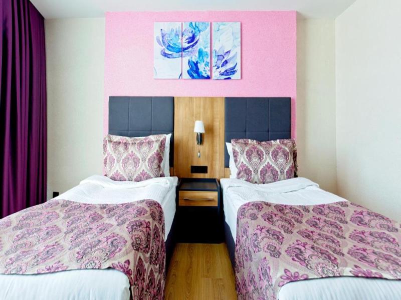 Euphoria Batumi Convention & Casino Hotel - Oda