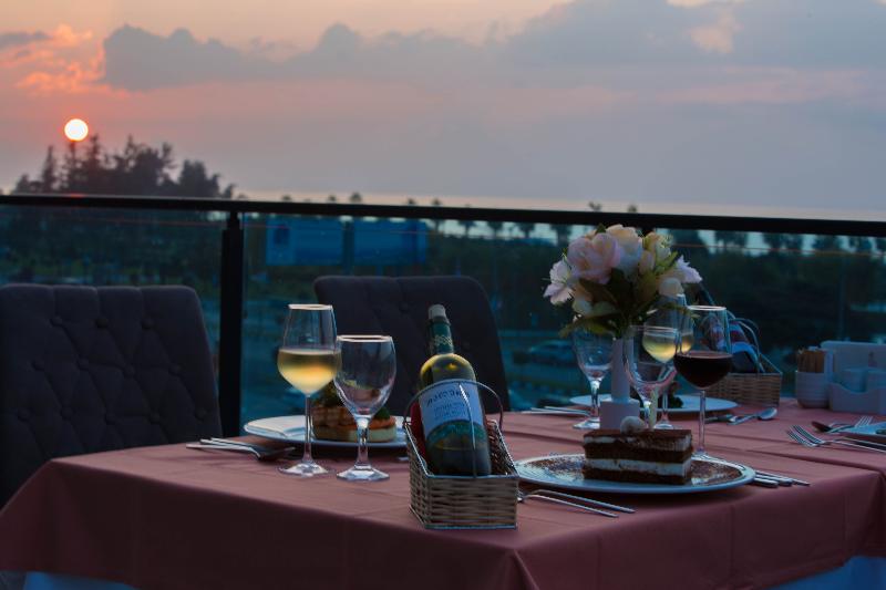 Euphoria Batumi Convention & Casino Hotel - Restoran