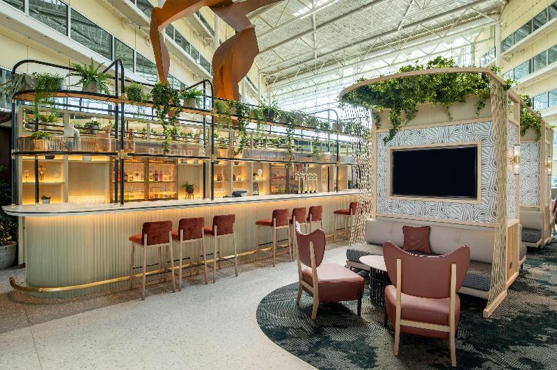 Hilton London Heathrow Airport - Bar