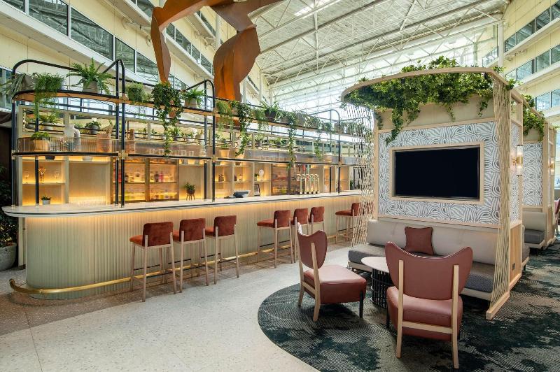 Hilton London Heathrow Airport - Bar