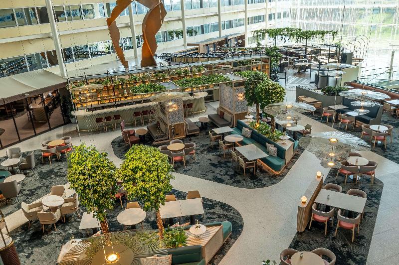 Hilton London Heathrow Airport - Bar