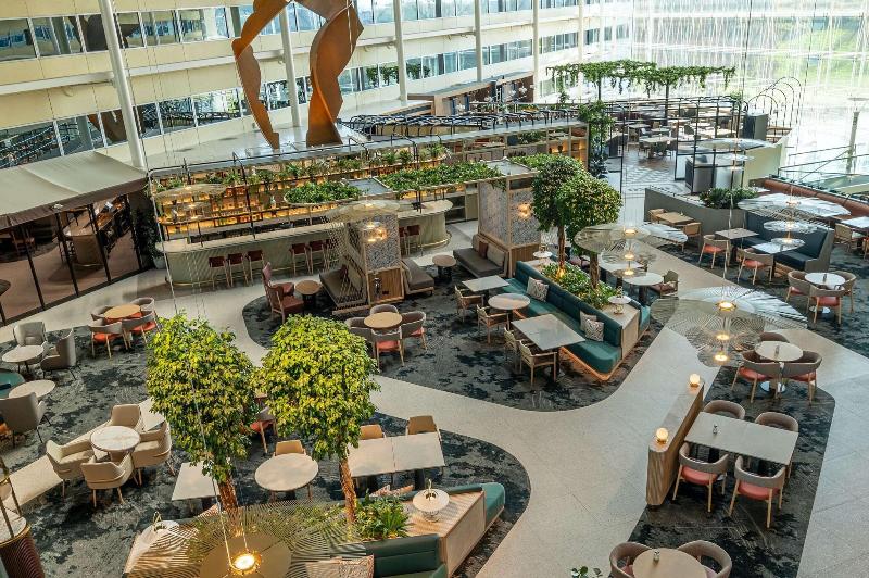 Hilton London Heathrow Airport - Bar
