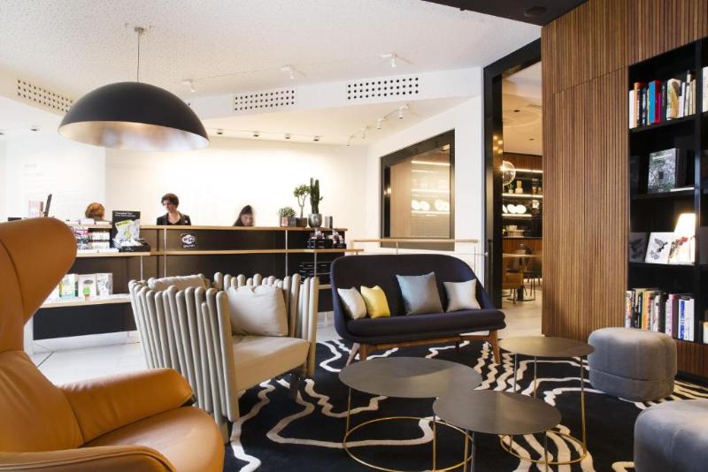 Drawing Hotel - Lobi