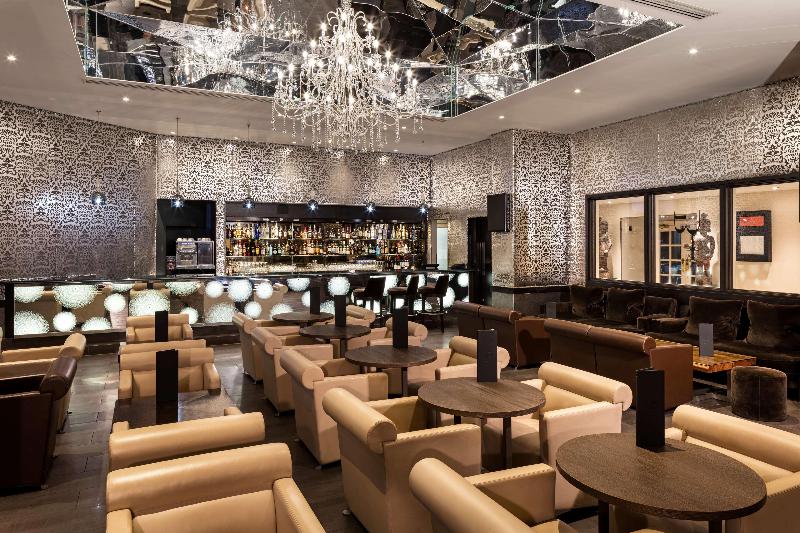 Radisson Blu Hotel & Conference Centre, London LHR - Bar