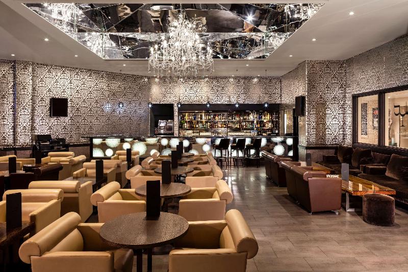 Radisson Blu Hotel & Conference Centre, London LHR - Bar