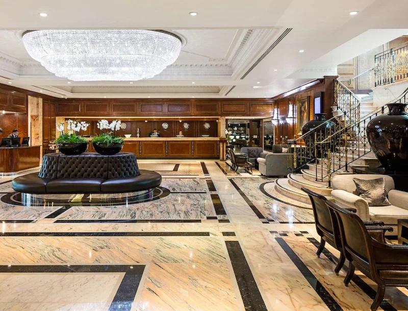 Radisson Blu Hotel & Conference Centre, London LHR - Lobi