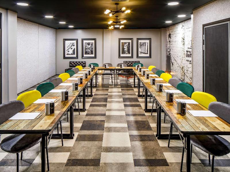 Mercure Londra Köprüsü - Toplantı