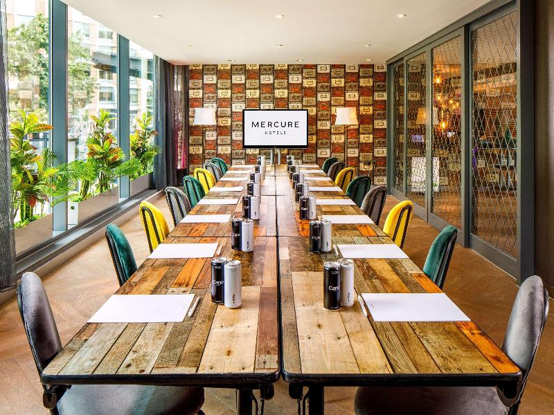 Mercure Londra Köprüsü - Toplantı