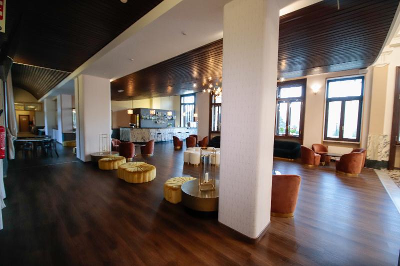 PraCatinat Hotel and Restaurant - Lobi