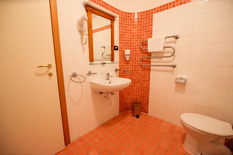 PraCatinat Hotel and Restaurant - Oda