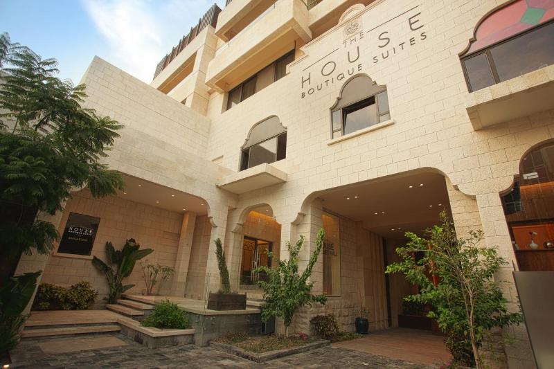 The House Boutique Suites - Lobi