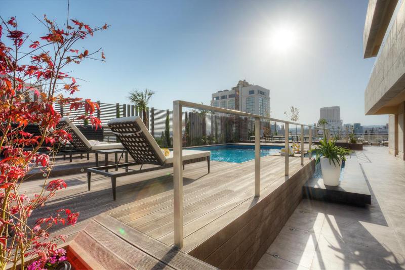 The House Boutique Suites - Havuz