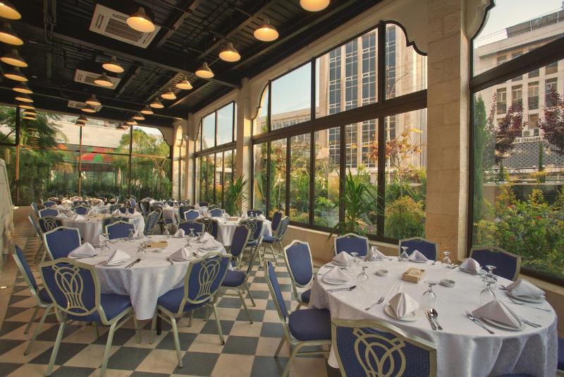 The House Boutique Suites - Restoran