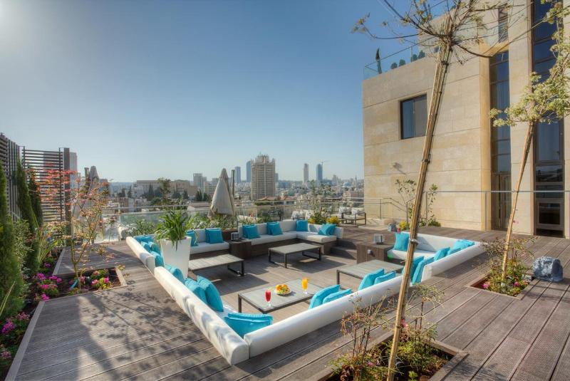 The House Boutique Suites - Teras
