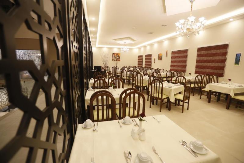 The Signature Hotel - Restoran