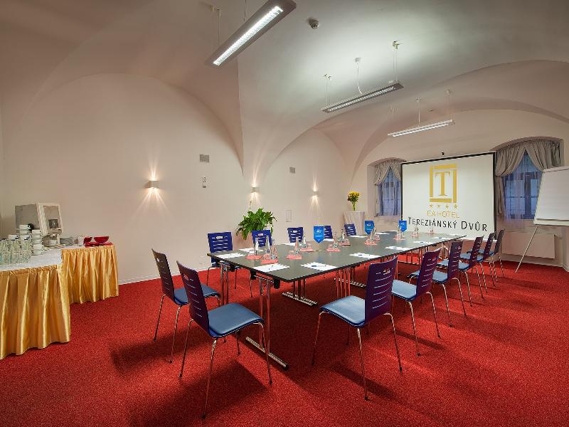 EA Hotel Tereziánský dvůr - Toplantı