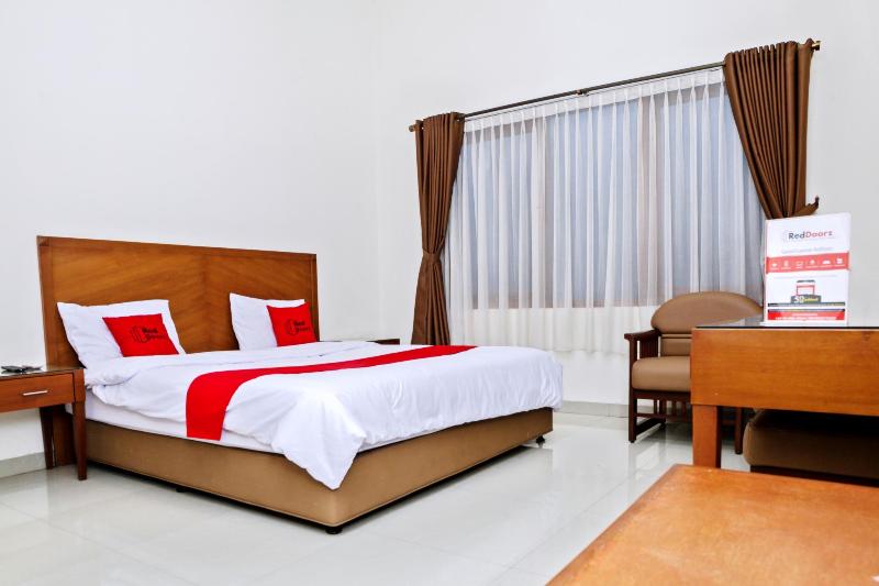 Residences by RedDoorz near Rumah Mode - Oda