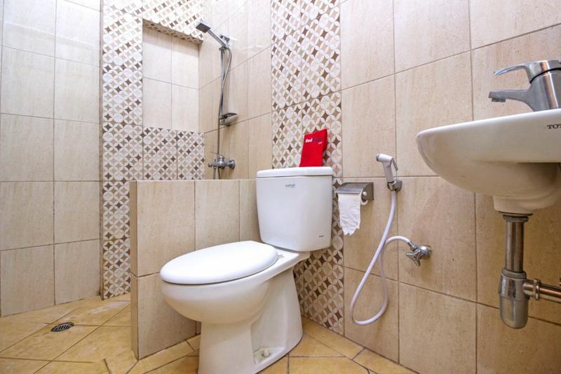 Residences by RedDoorz near Rumah Mode - Oda