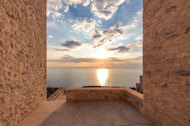 Aria Estate - Genel