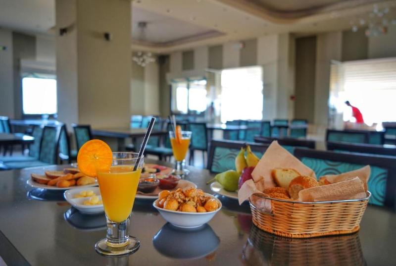 Kokoni Beach Hotel - Restoran