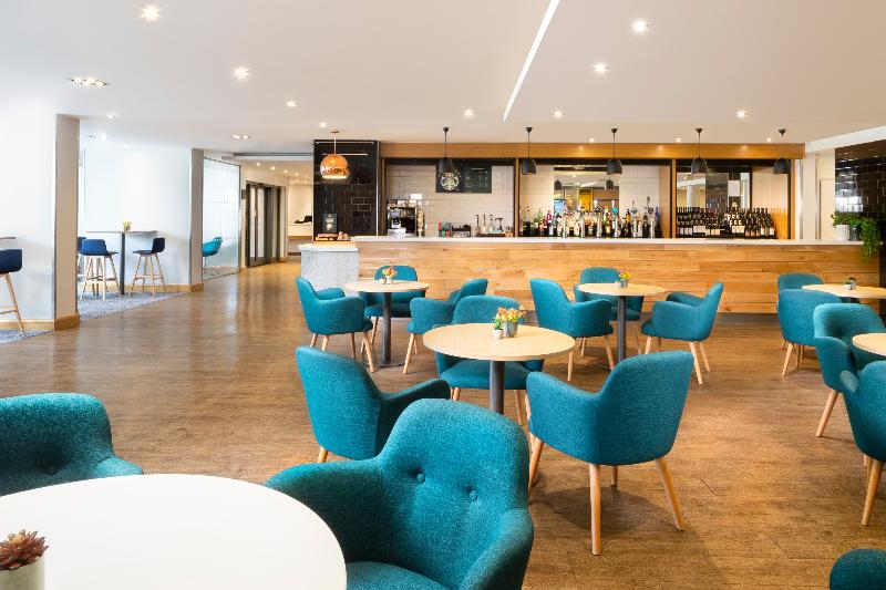 Holiday Inn London - Gatwick Airport - Bar