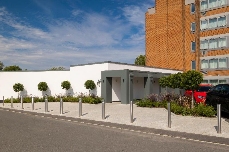 Holiday Inn London - Gatwick Airport - Genel