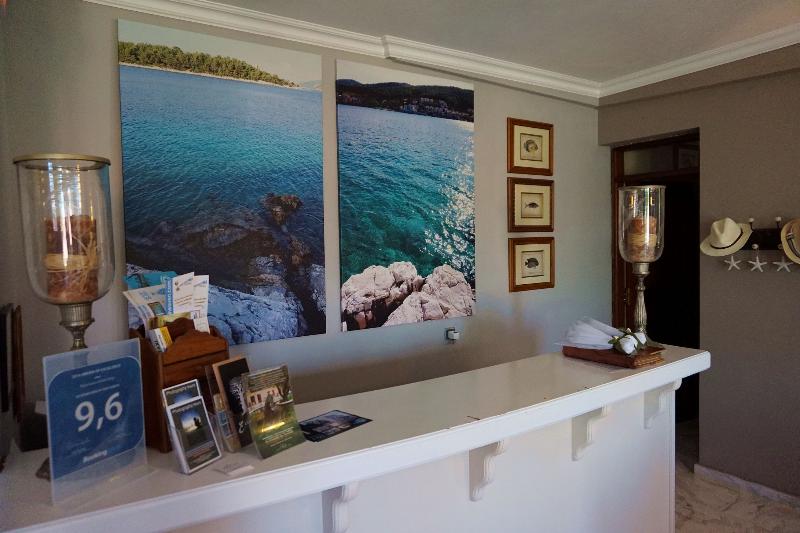 Faros Residence - Lobi
