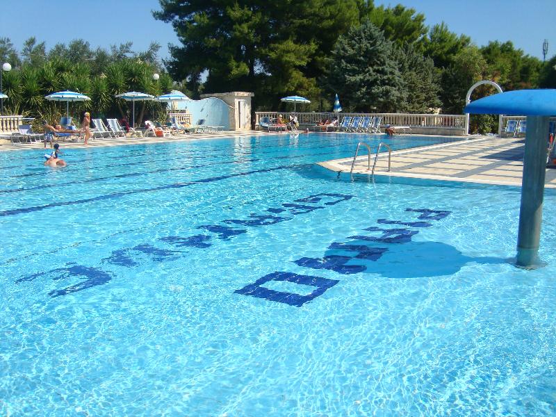 Villaggio Piano Grande - Havuz