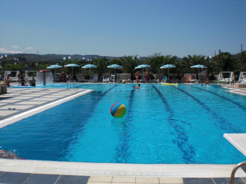 Villaggio Piano Grande - Havuz