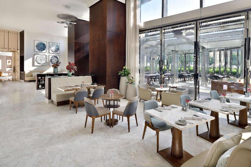 Address Sky View - Restoran