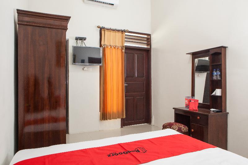 RedDoorz near Banyuwangi Baru Station - Oda