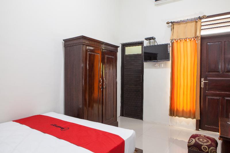 RedDoorz near Banyuwangi Baru Station - Oda