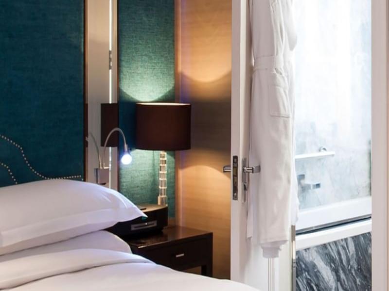 The Capital Hotel, Apartments  & Townhouse - Oda