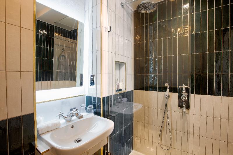 The Capital Hotel, Apartments  & Townhouse - Oda