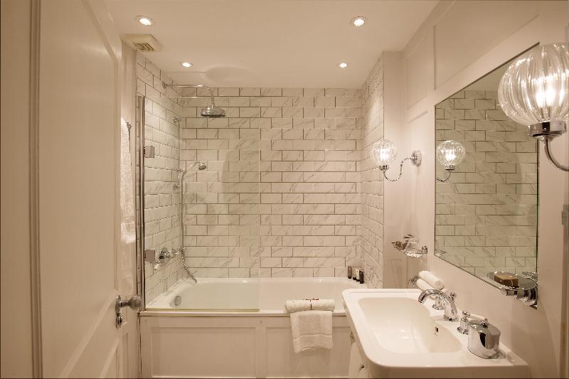 The Capital Hotel, Apartments  & Townhouse - Oda