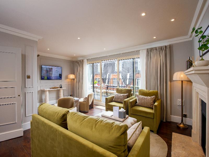 The Capital Hotel, Apartments  & Townhouse - Oda