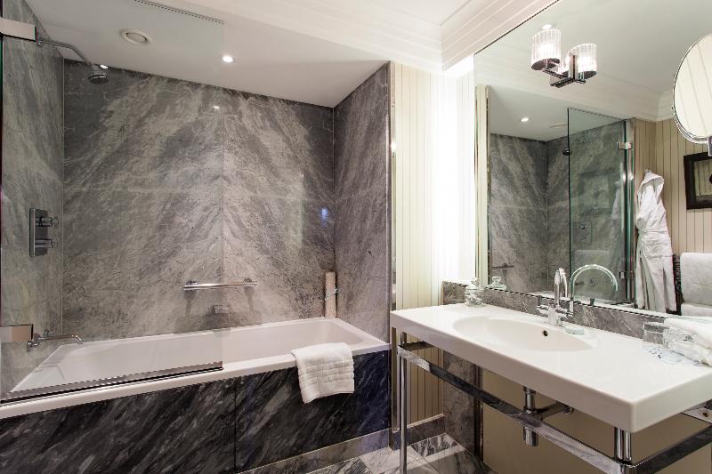 The Capital Hotel, Apartments  & Townhouse - Oda